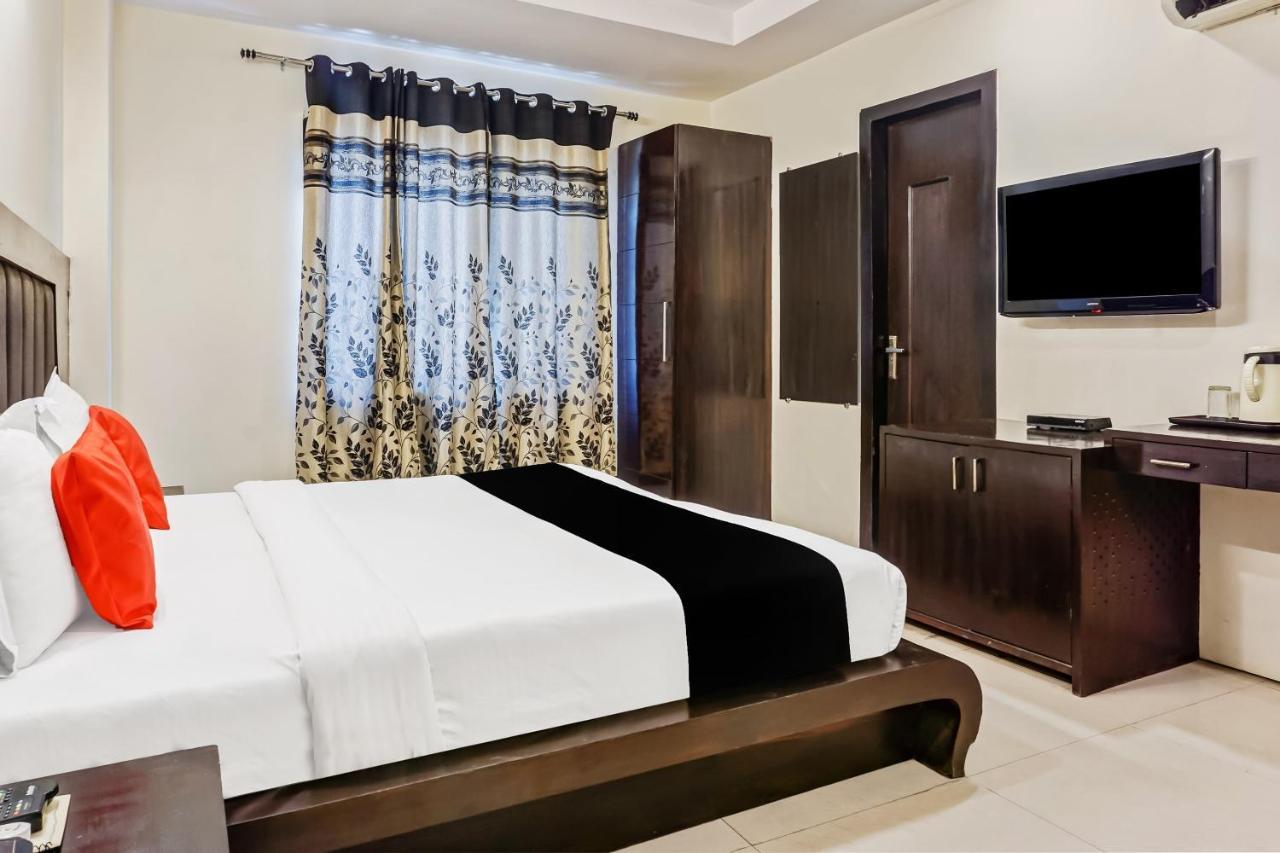 Capital O Hotel Jeyan Inn Near Gurudwara Shri Bangla Sahib Delhi  Exterior foto