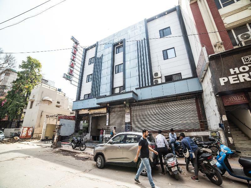 Capital O Hotel Jeyan Inn Near Gurudwara Shri Bangla Sahib Delhi  Exterior foto