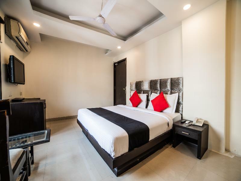 Capital O Hotel Jeyan Inn Near Gurudwara Shri Bangla Sahib Delhi  Exterior foto